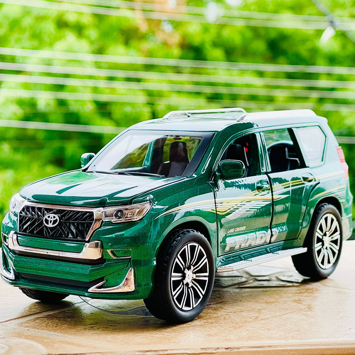 Die-cast Land Cruiser Prado TX
