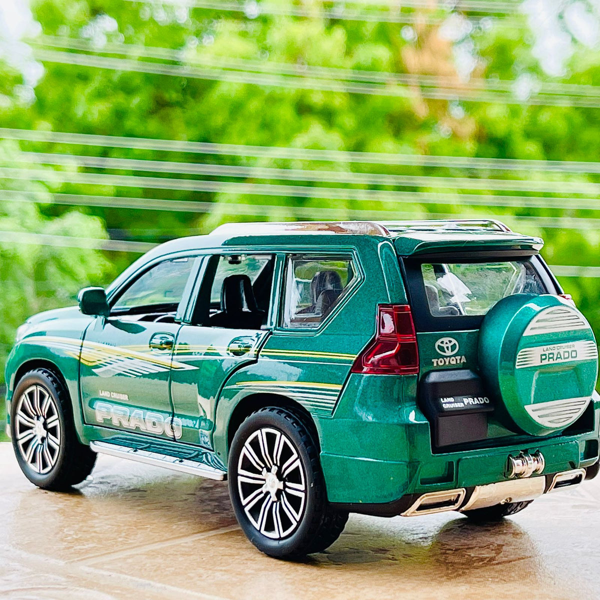 Die-cast Land Cruiser Prado TX