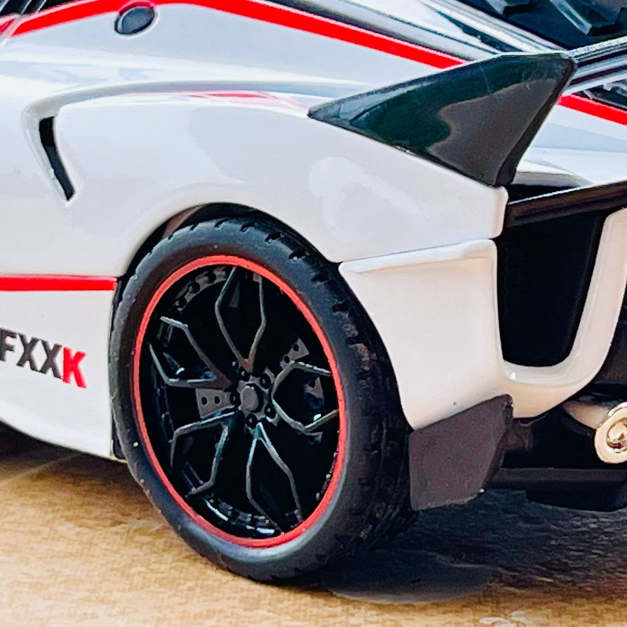 Die-cast Metal 1:24 Ferrari FXX-K Sports Model Car