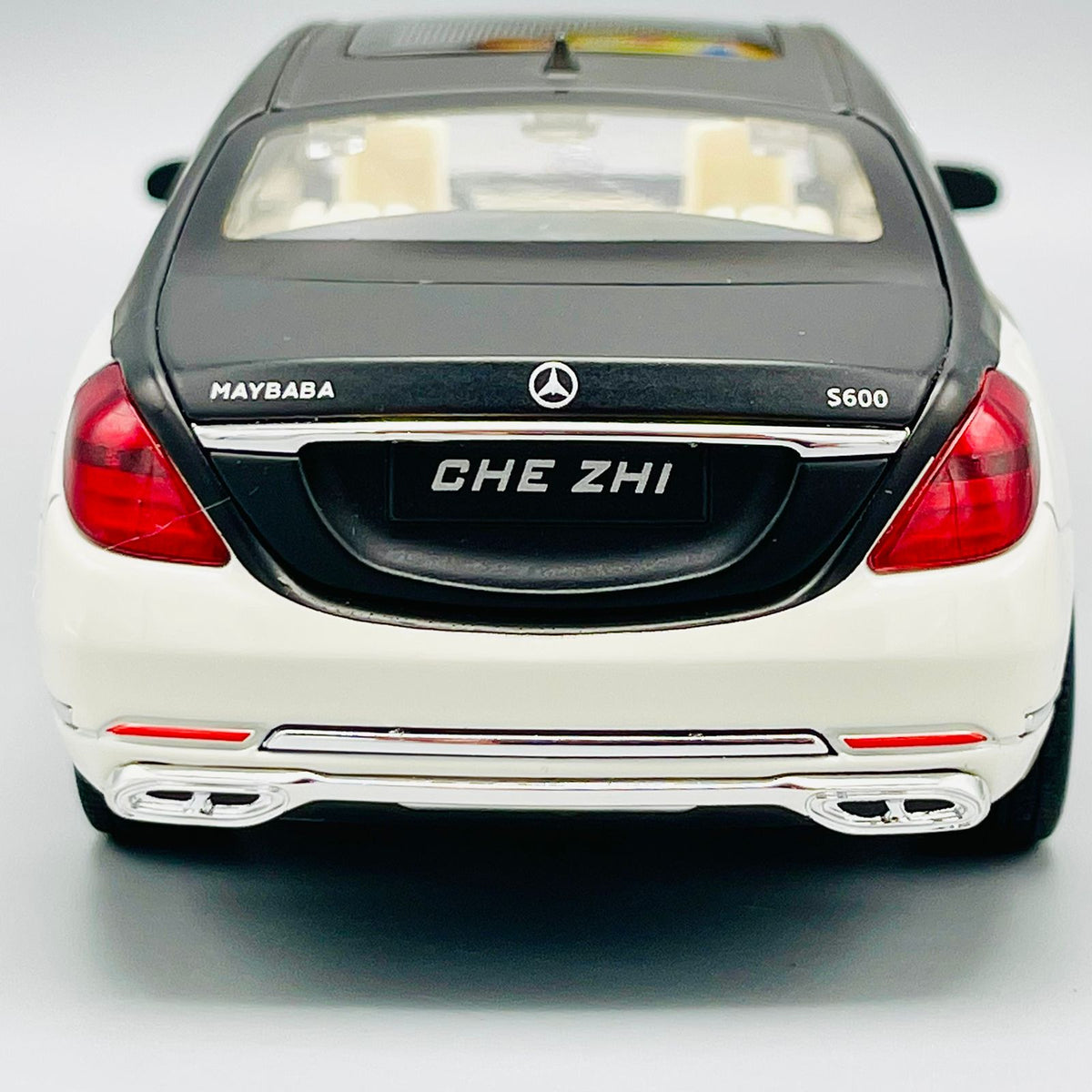 1:24 Diecast Mercedes AMG S600