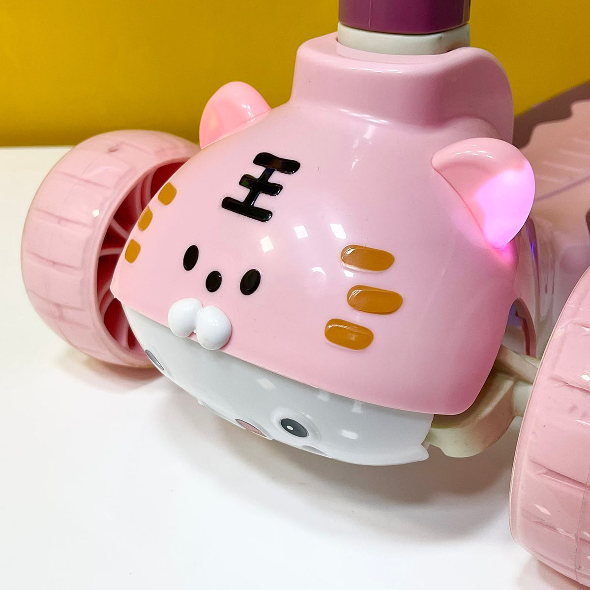 3 Wheels Animal Shaped Scooter with Lights & Sound - Pink