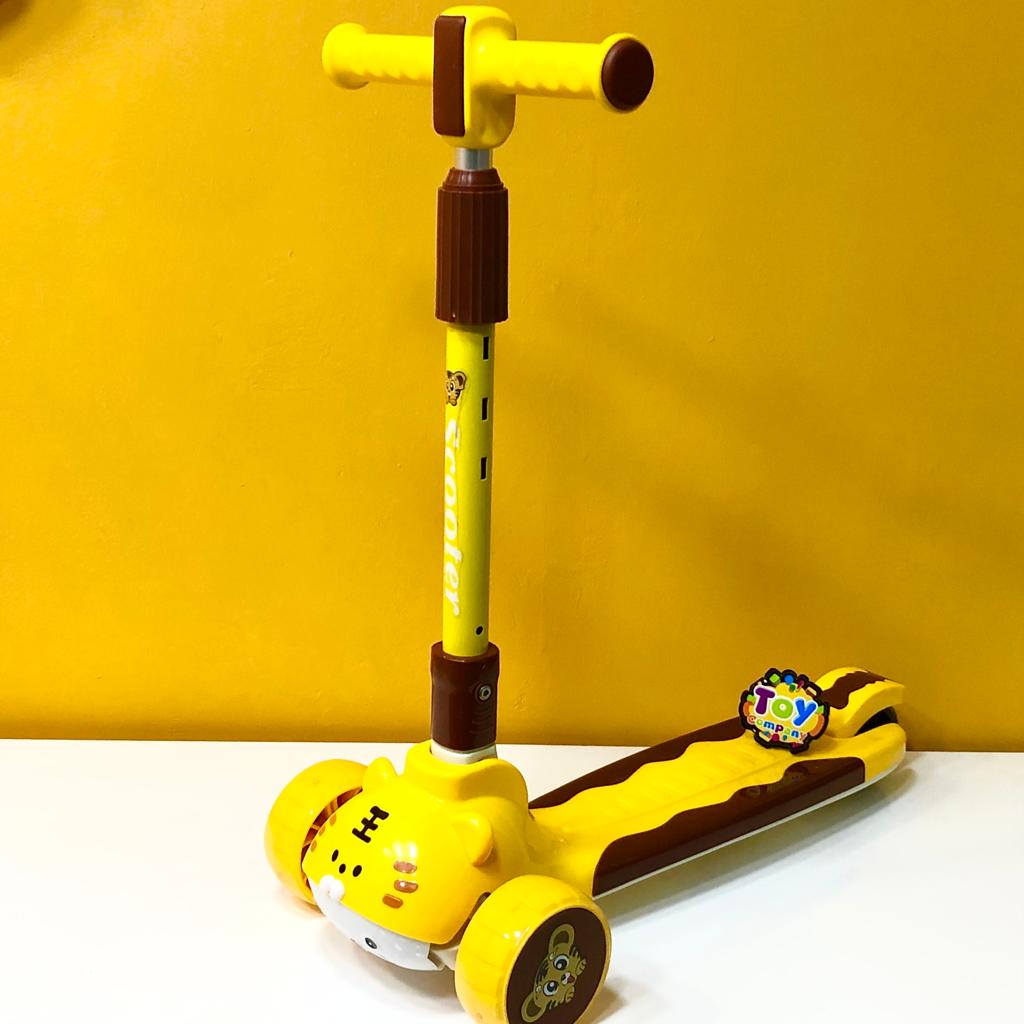 3 Wheels Animal Shaped Scooter with Lights & Sound - Yellow