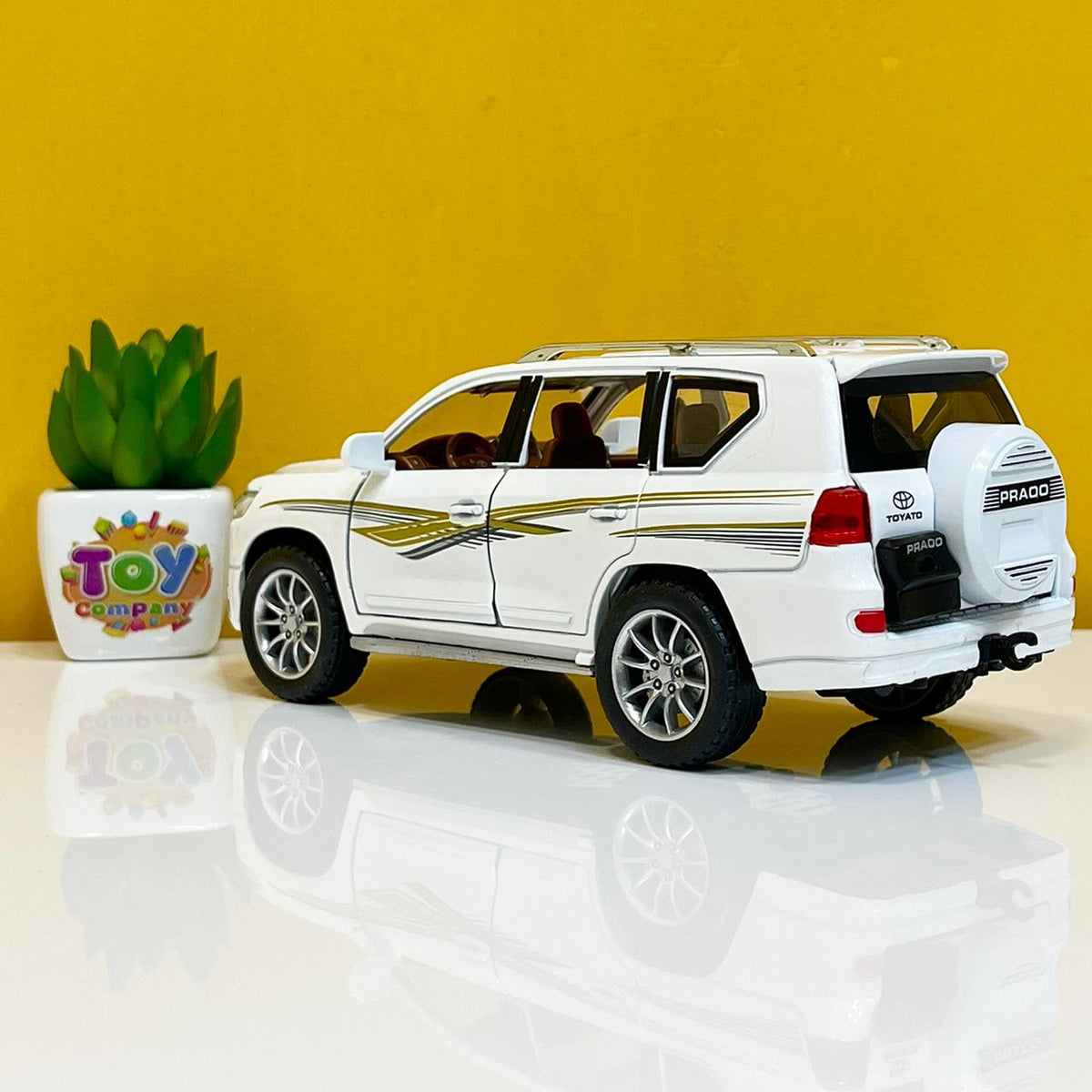 1:24 Scale Diecast Land Cruiser Prado TX