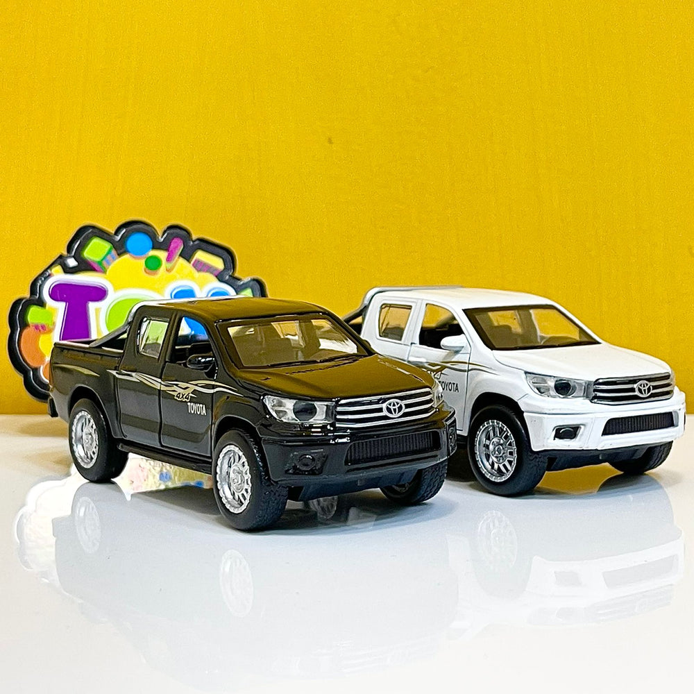 1:43 Die-cast Toyota Revo