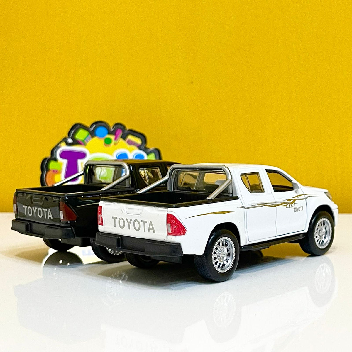 1:43 Die-cast Toyota Revo