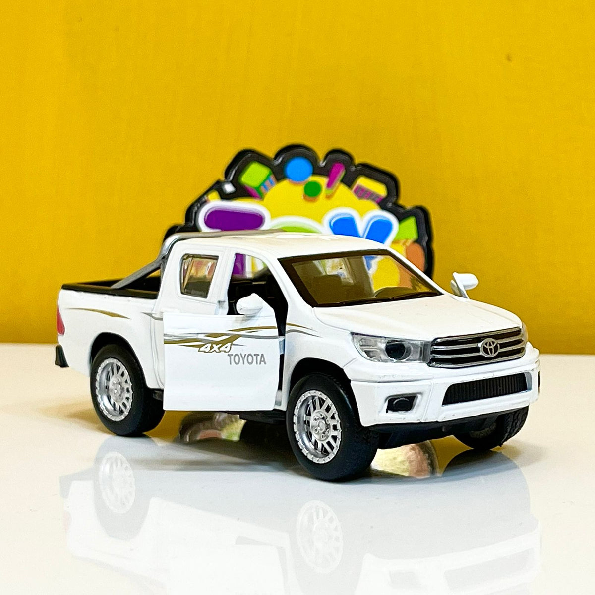 1:43 Die-cast Toyota Revo