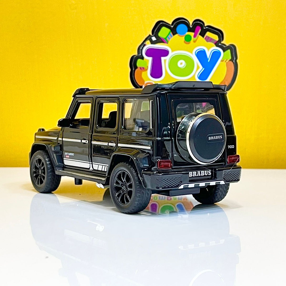 1:32 Scale Diecast Mercedes Brabus 700