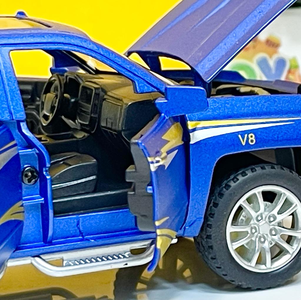 1:32 Scale Diecast Chevrolet Silverado V8