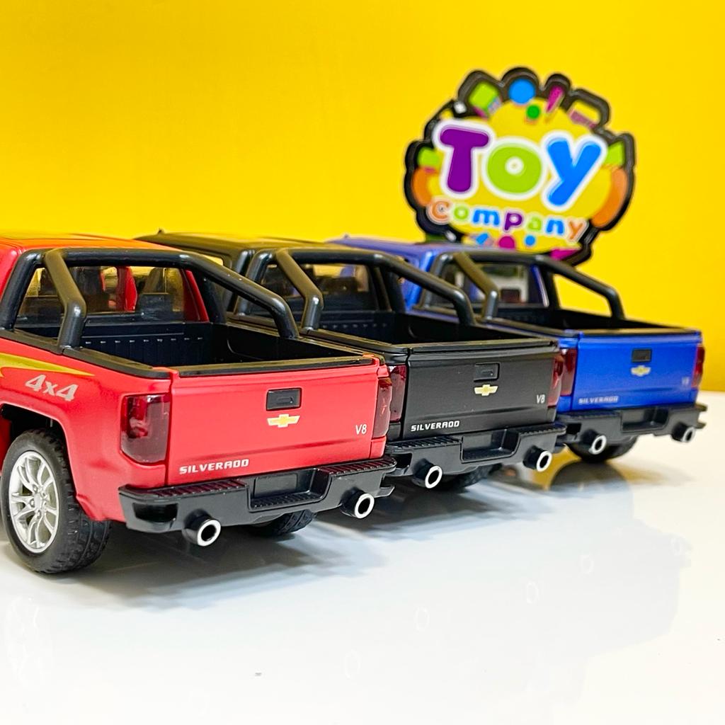 1:32 Scale Diecast Chevrolet Silverado V8