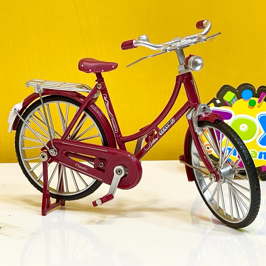 1:10 Scale Classic Diecast Hand Made Bicycle