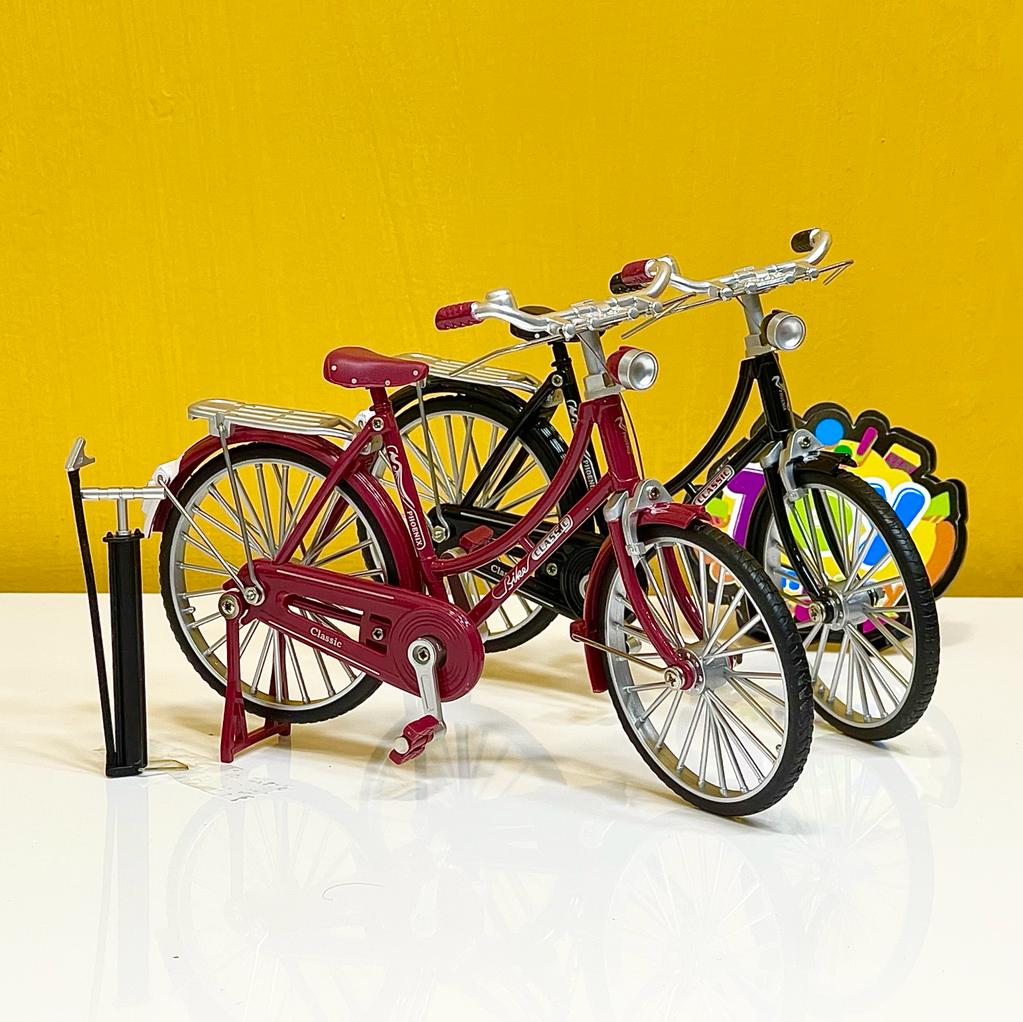 1:10 Scale Classic Diecast Hand Made Bicycle