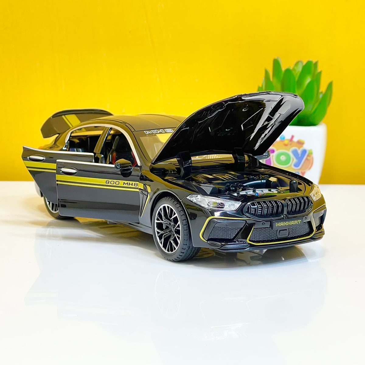 1:24 Diecast BMW M8 Modified