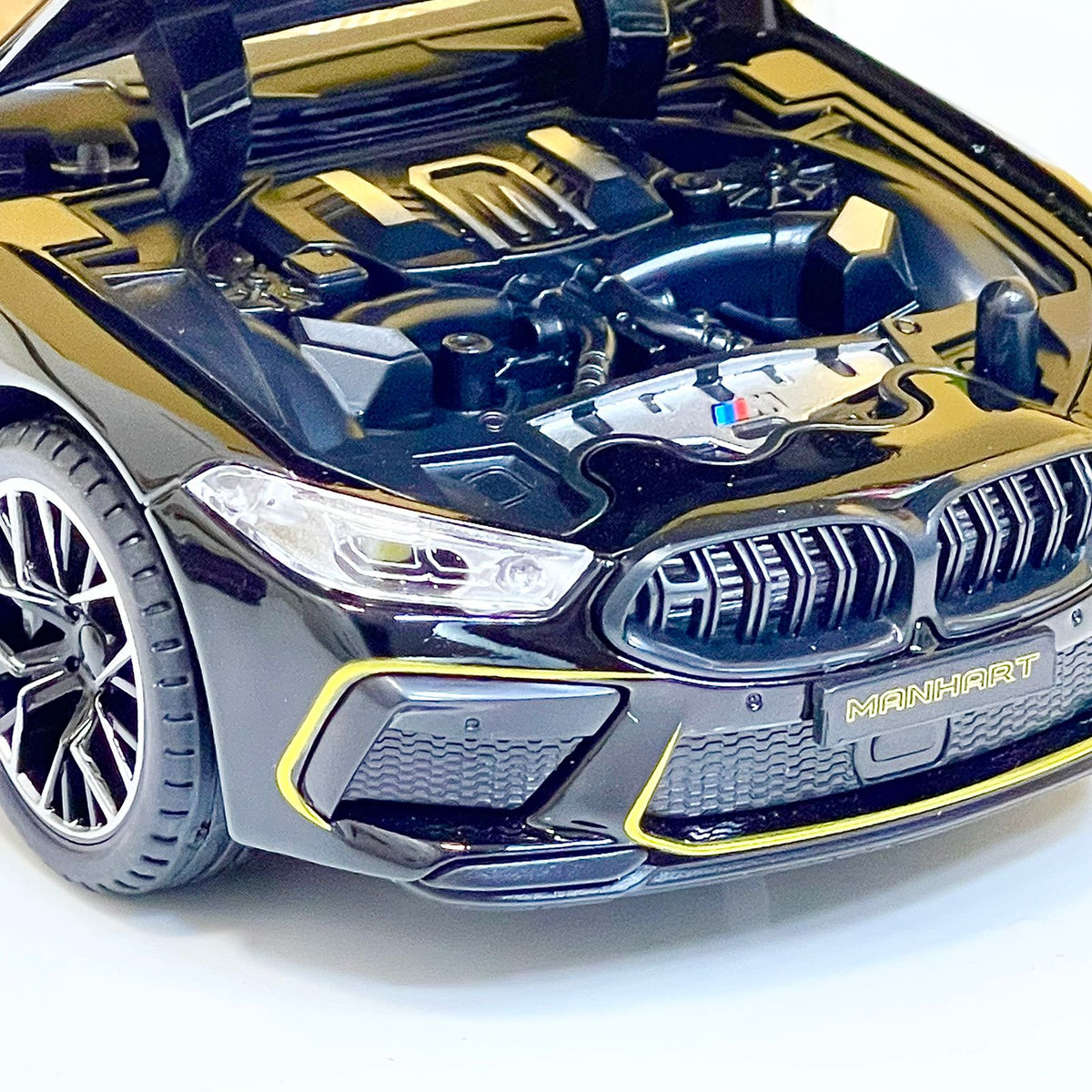 1:24 Diecast BMW M8 Modified