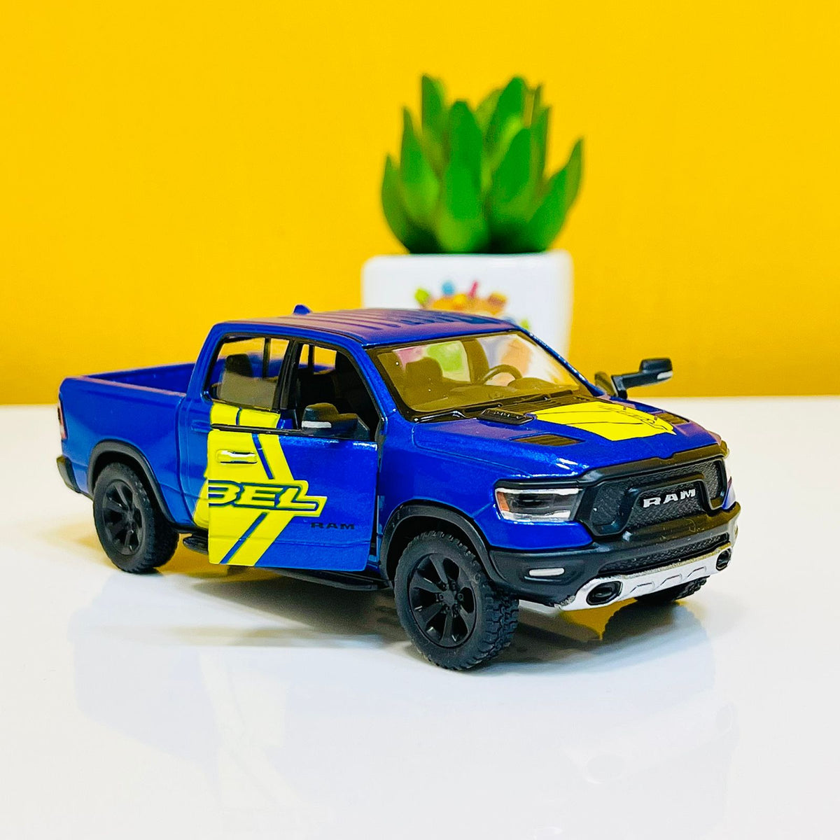Kinsmart Metal Body Dodge RAM 1500 - Printed