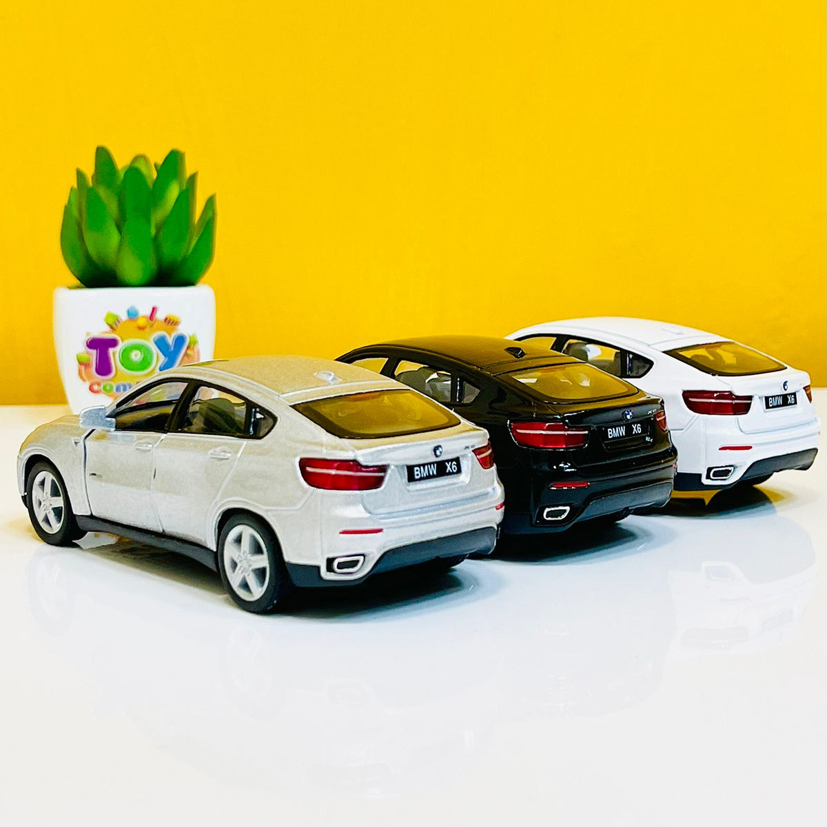 1:36 Kinsmart Metal BMW X6