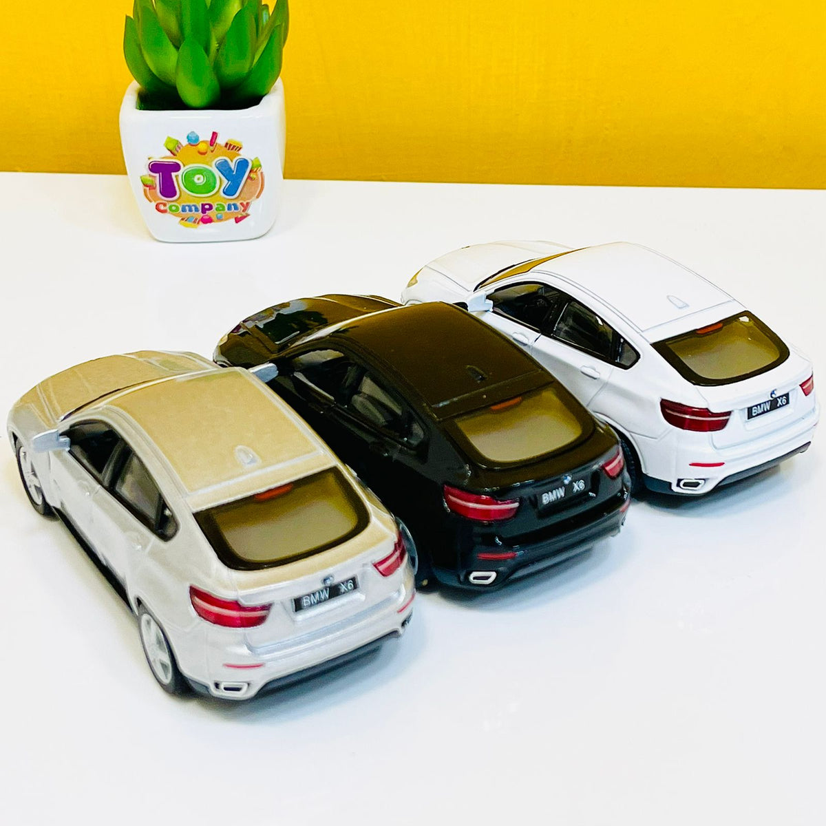 1:36 Kinsmart Metal BMW X6