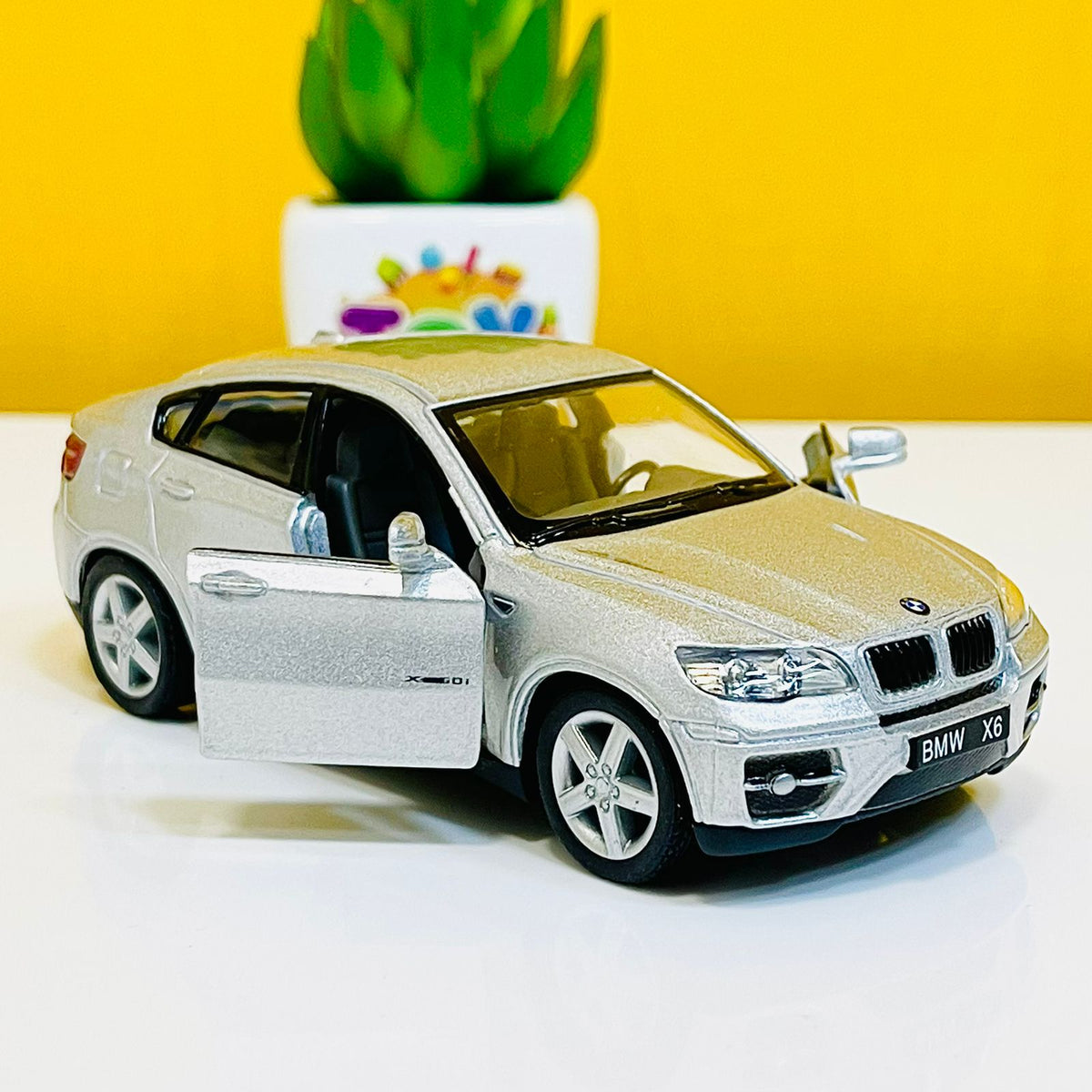 1:36 Kinsmart Metal BMW X6