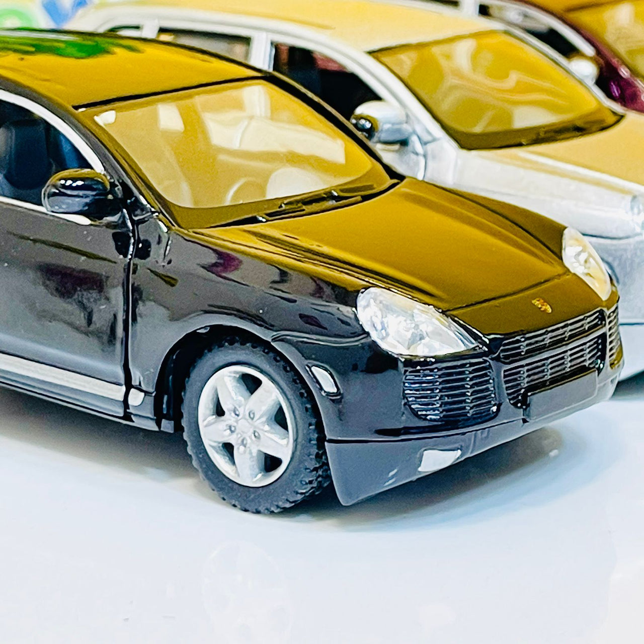 Kinsmart Porsche Cayenne Turbo Diecast Model