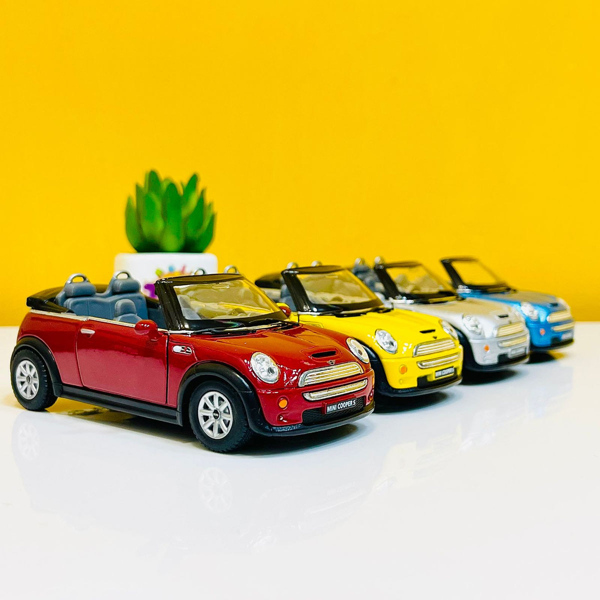 Kinsmart Metal Body 1:28 Mini Cooper S - Convertible