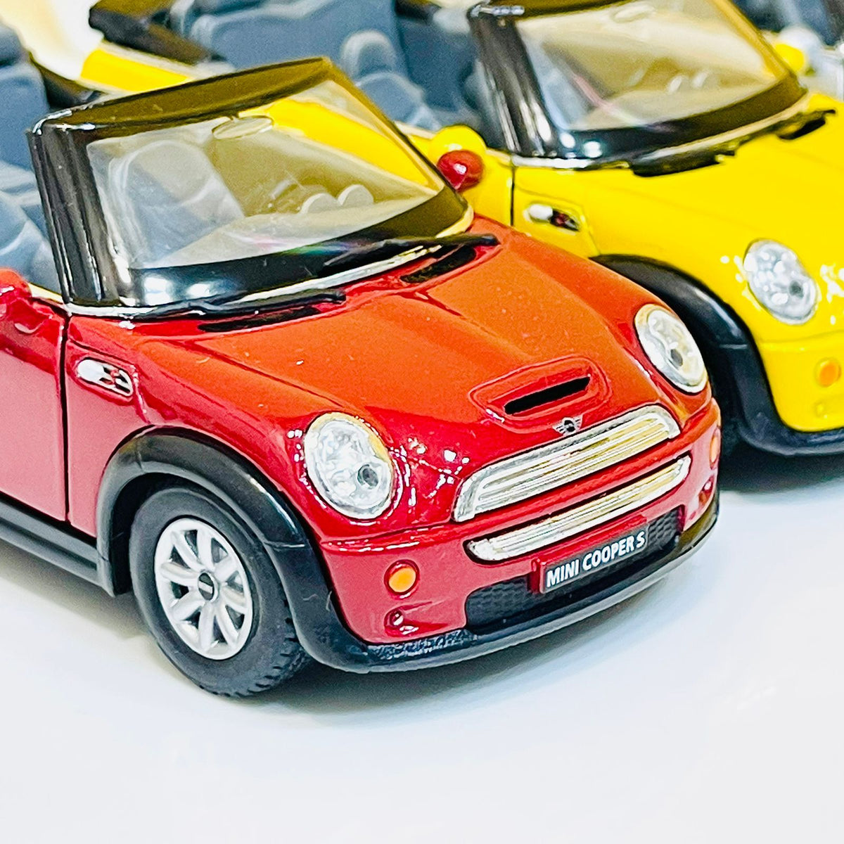 Kinsmart Metal Body 1:28 Mini Cooper S - Convertible