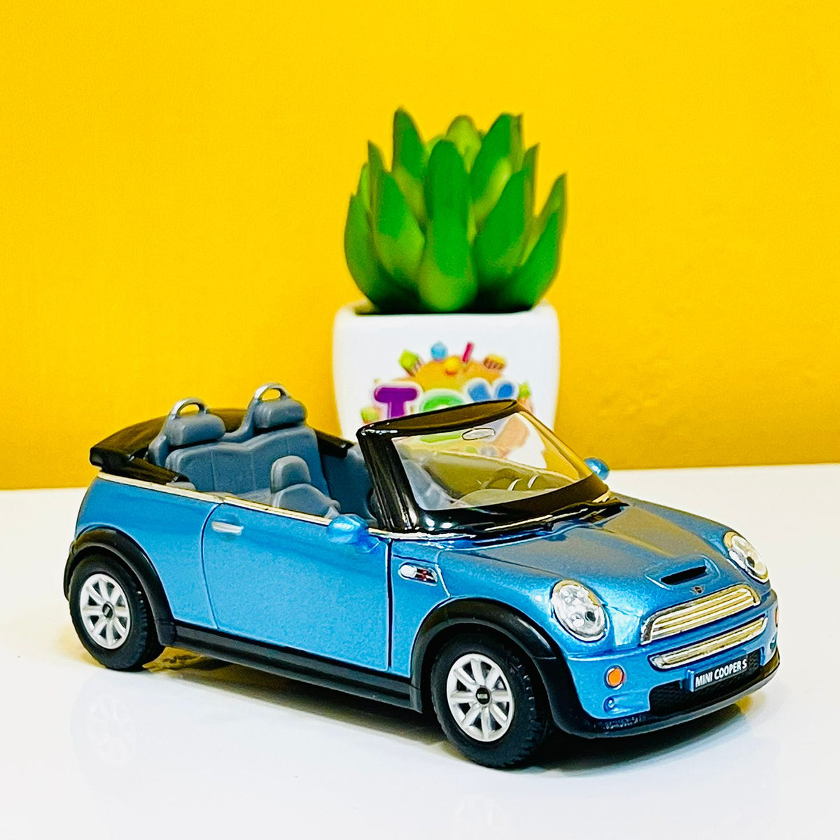 Kinsmart Metal Body 1:28 Mini Cooper S - Convertible