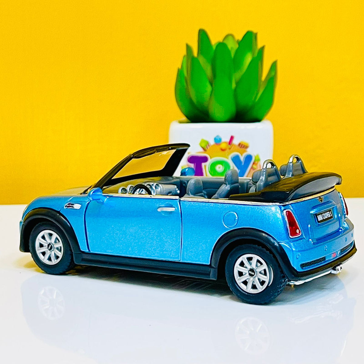 Kinsmart Metal Body 1:28 Mini Cooper S - Convertible