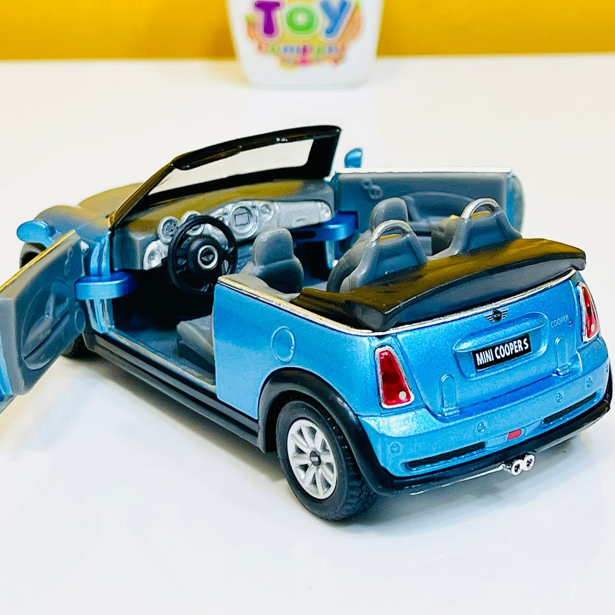 Kinsmart Metal Body 1:28 Mini Cooper S - Convertible