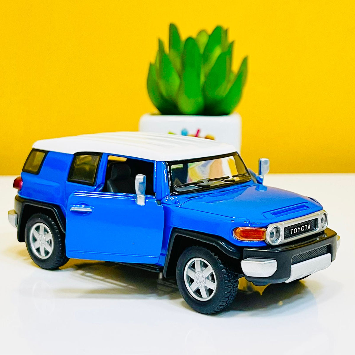 Kinsmart Metal Body Toyota FJ Cruiser
