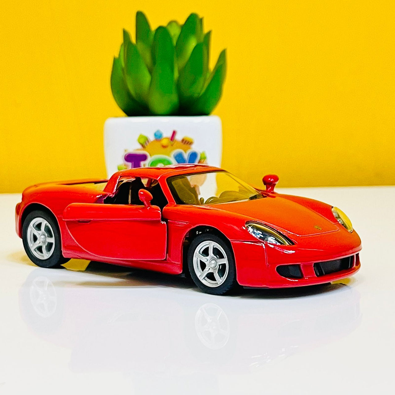 Kinsmart 1:36 Scale Porsche Carrera GT