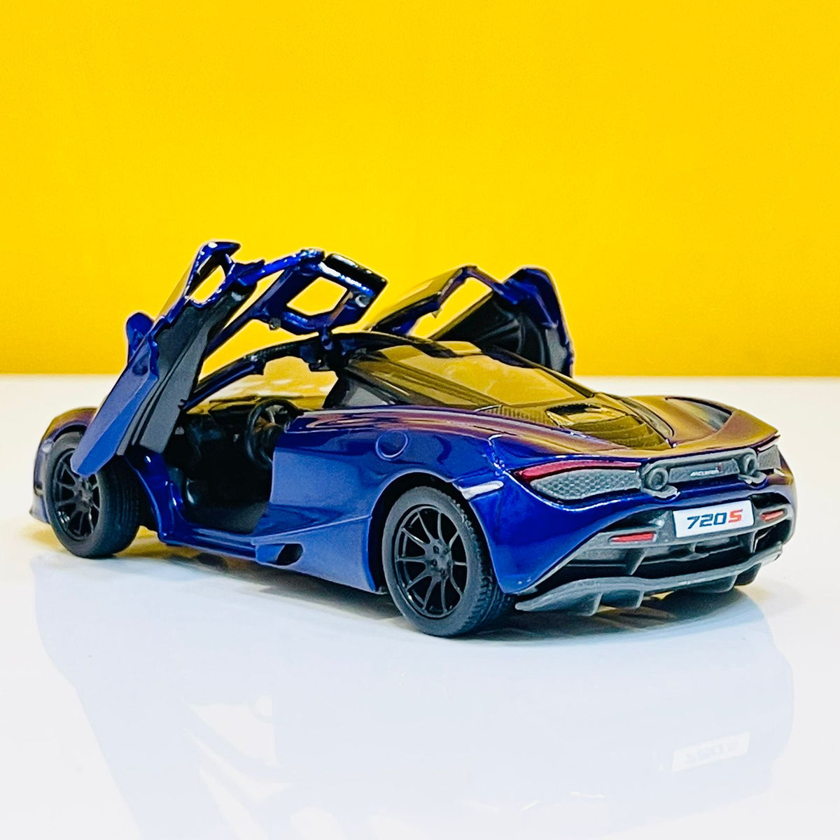 Kinsmart Mclaren 720S