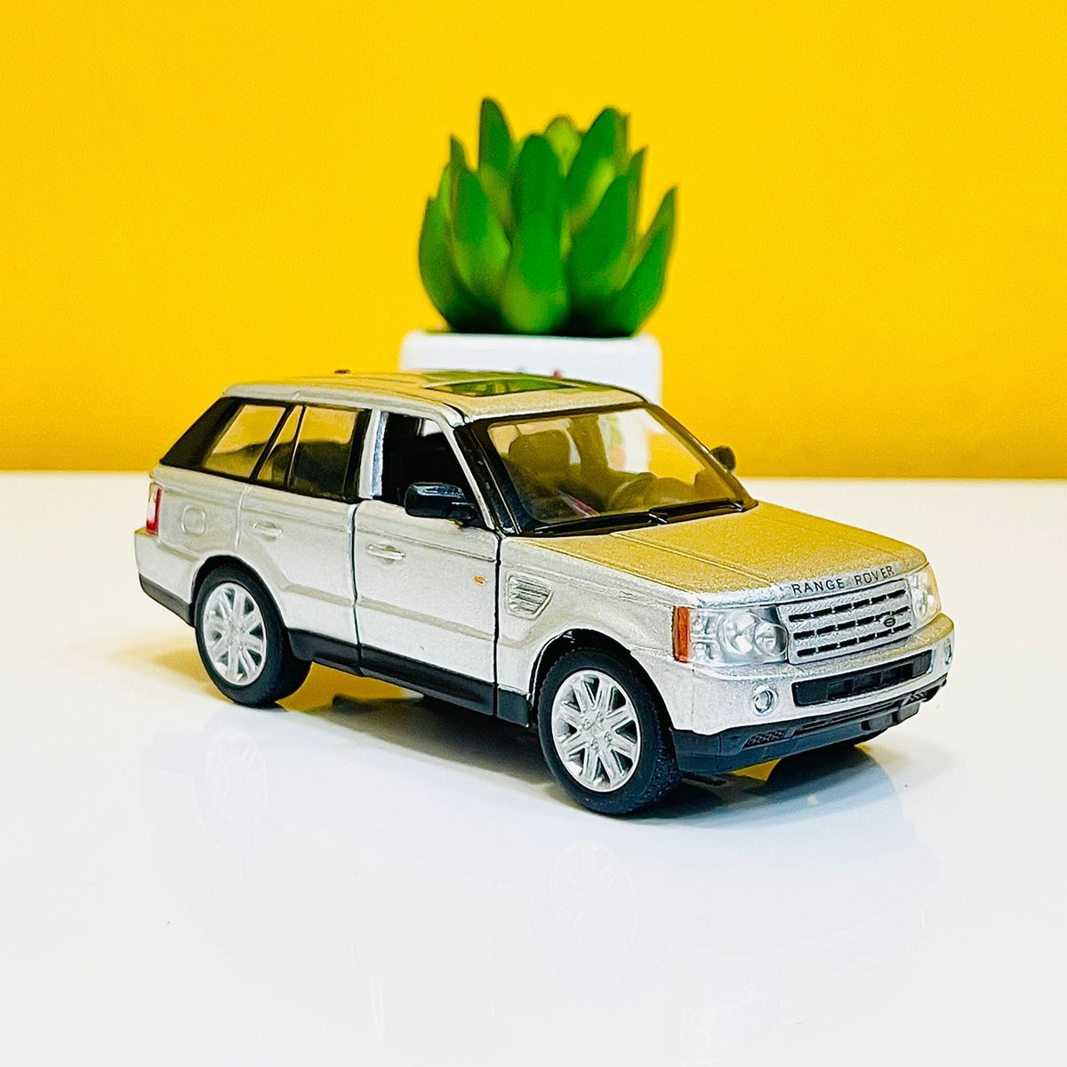 Kinsmart Metal Body Range Rover Sport