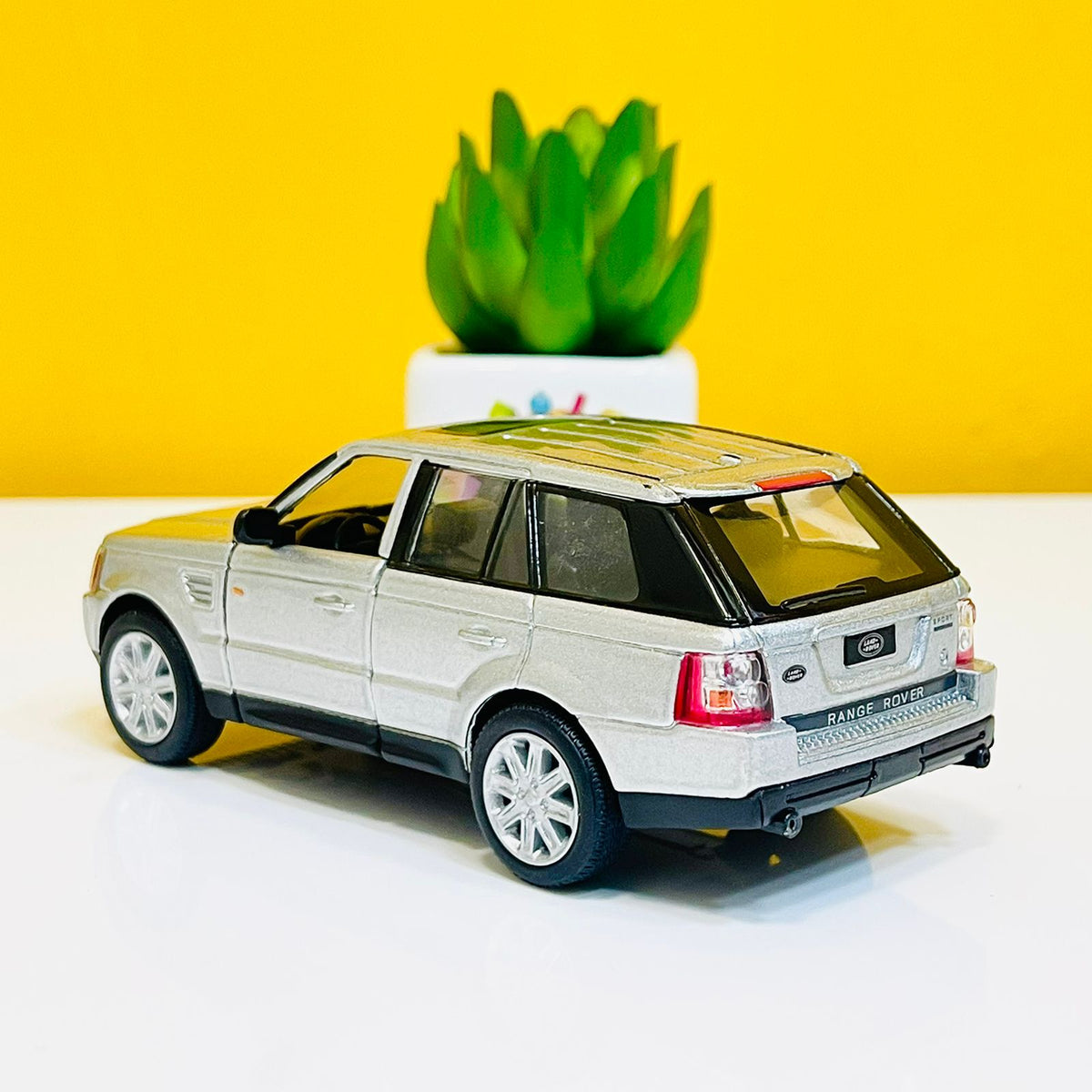 Kinsmart Metal Body Range Rover Sport