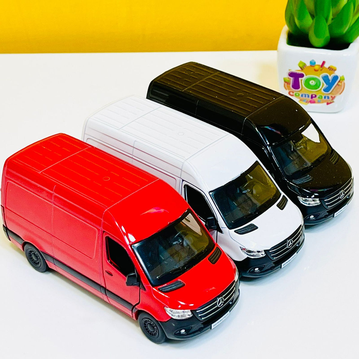 Kinsmart Metal Body Mercedes-Benz Sprinter