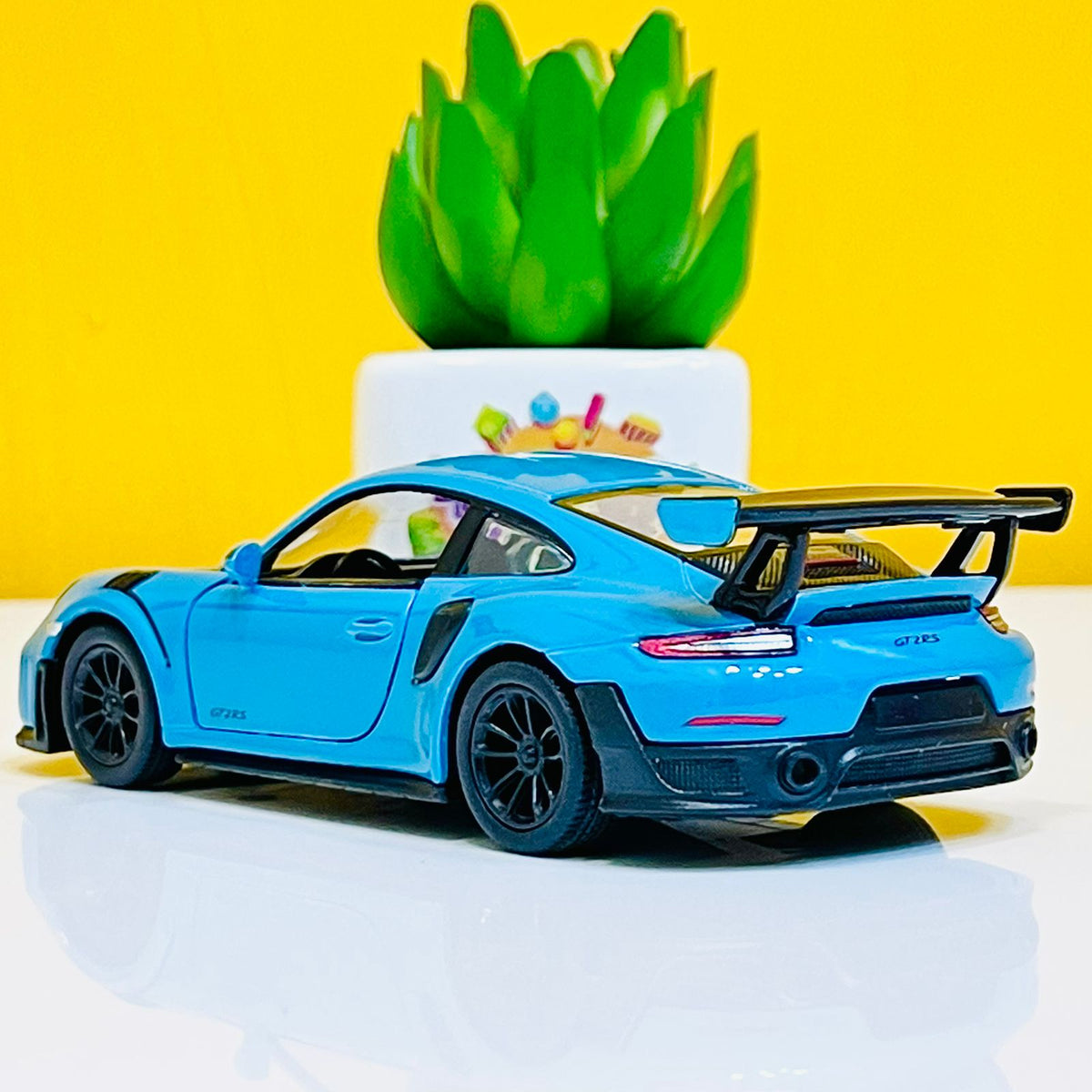 Kinsmart Metal Body Porsche 911 GT2 RS