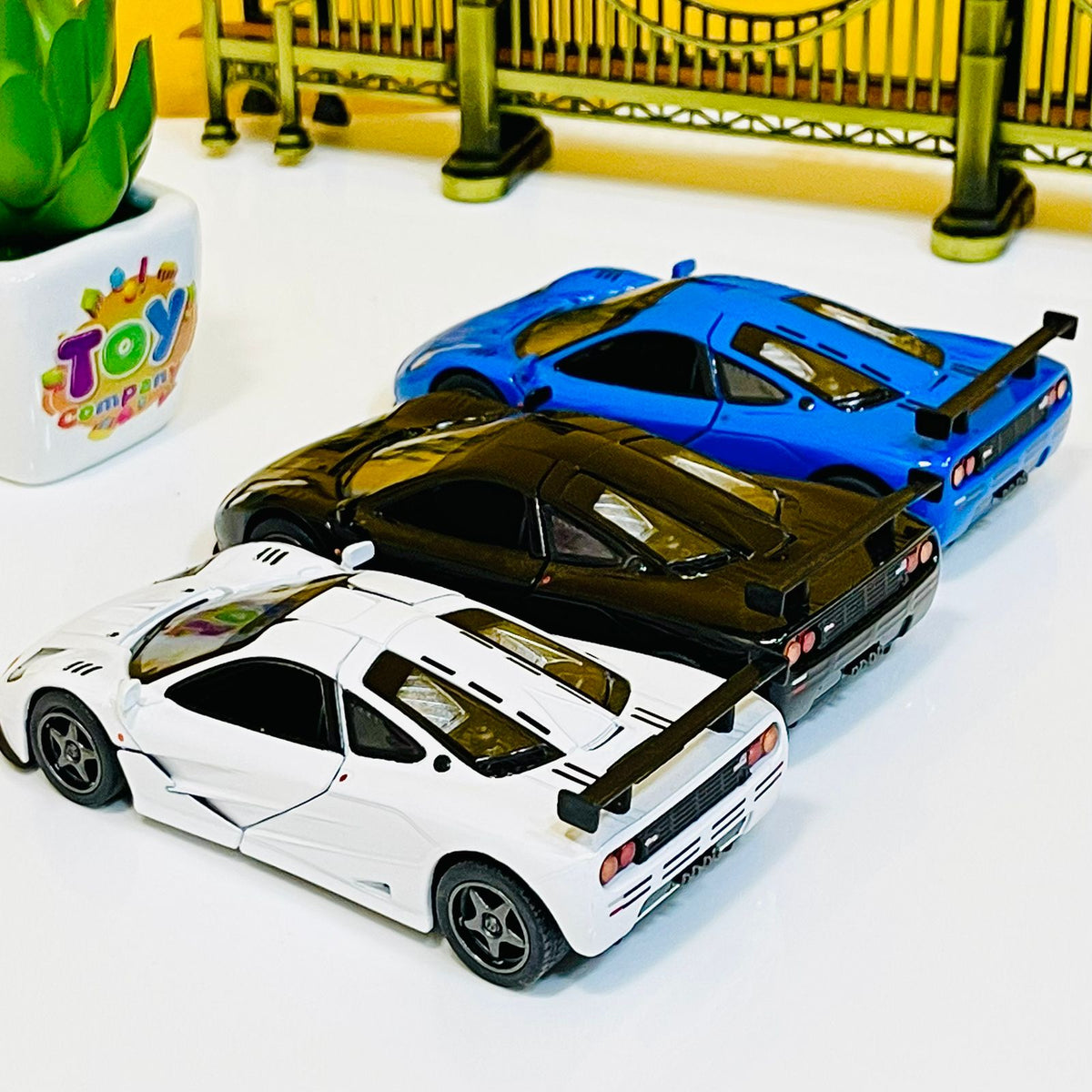 Kinsmart 1995 McLaren F1 GTR