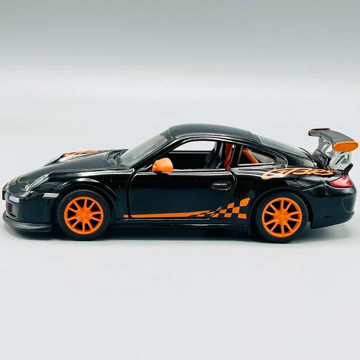 Kinsmart Metal Body 2010 Porsche 911 GT3 RS