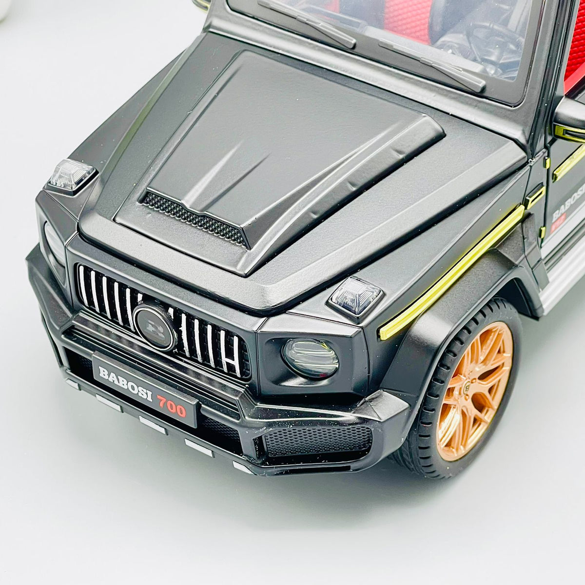1:18 Scale Diecast Mercedes Brabus 700