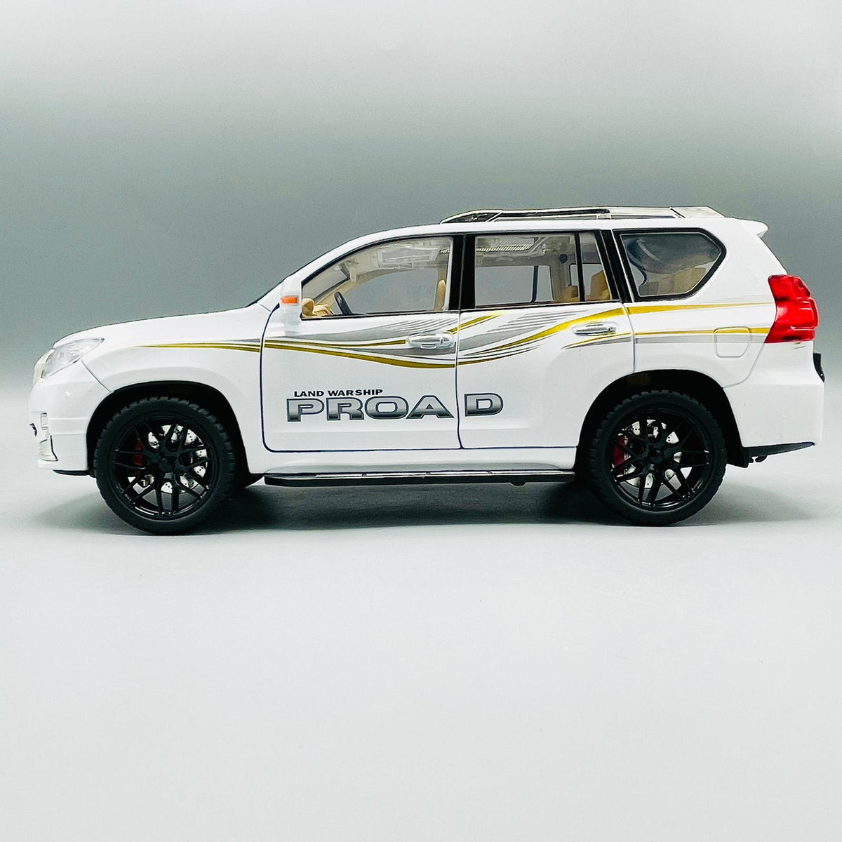 1:18 Scale Diecast Land Cruiser Prado TX