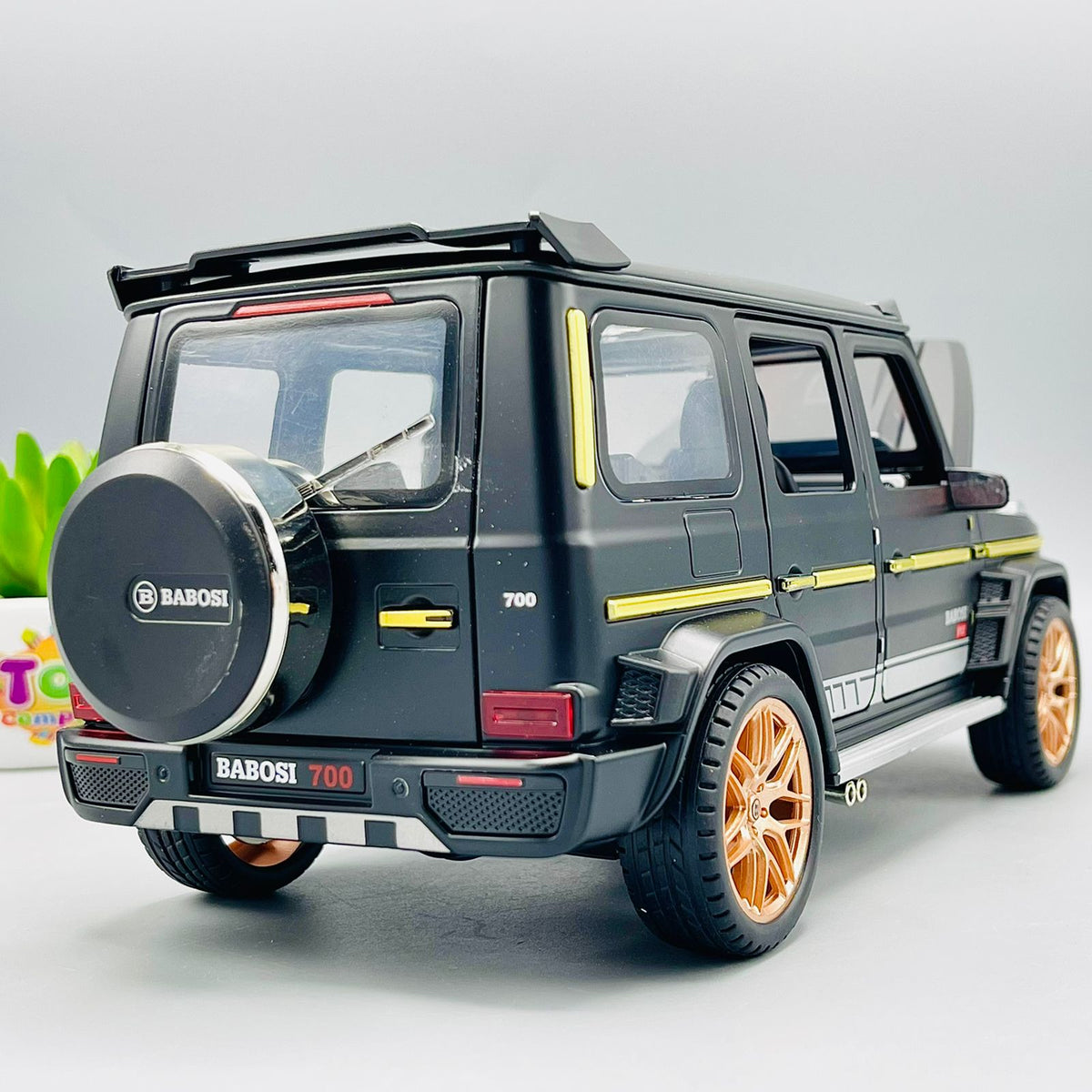 1:18 Scale Diecast Mercedes Brabus 700