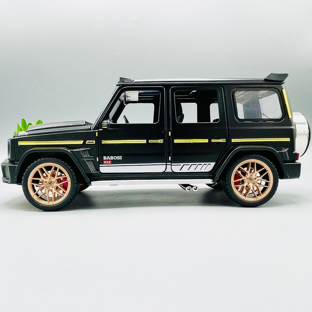 1:18 Scale Diecast Mercedes Brabus 700
