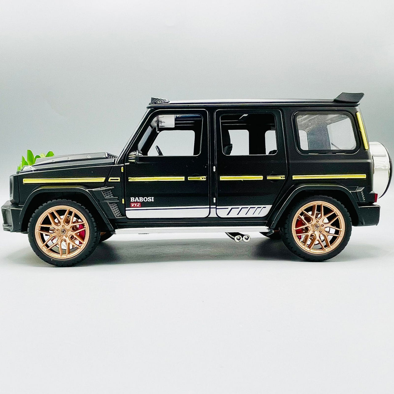 1:18 Scale Diecast Mercedes Brabus 700
