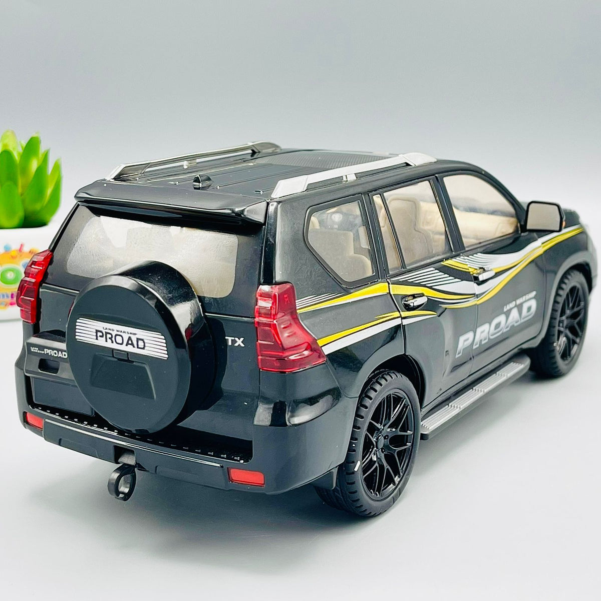 1:18 Scale Diecast Land Cruiser Prado TX