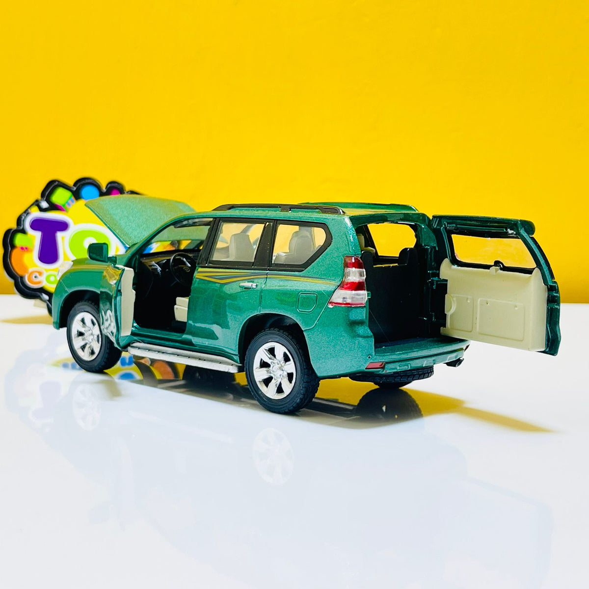 1:32 Scale Diecast Land Cruiser Prado - Lisenced Model