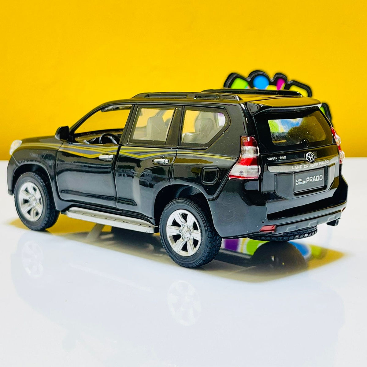 1:32 Scale Diecast Land Cruiser Prado - Lisenced Model