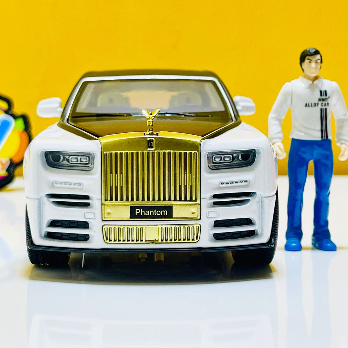 1:24 Diecast Rolls Royce Phantom with Miniature
