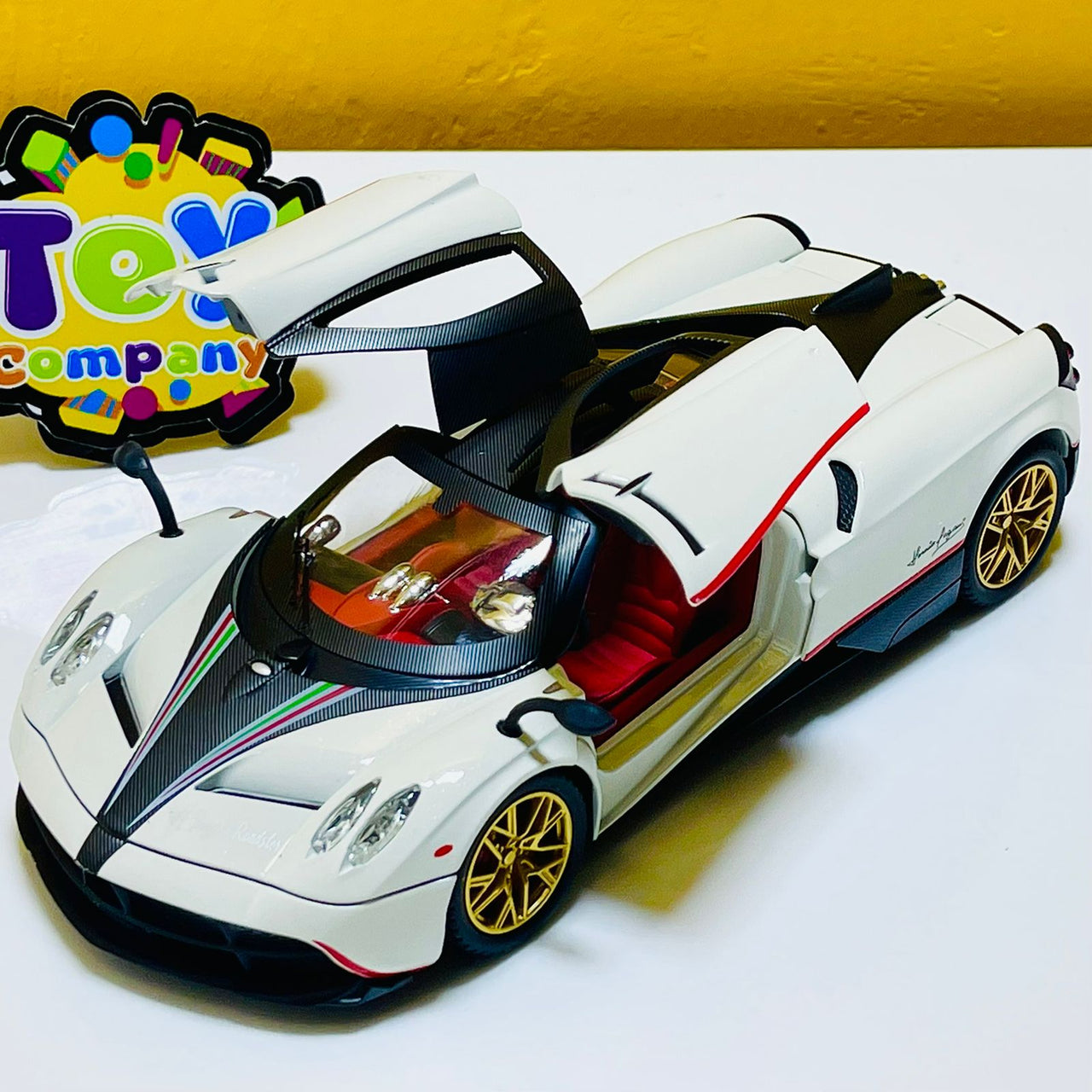 1:24 Diecast Pagani Huayra Dinastia