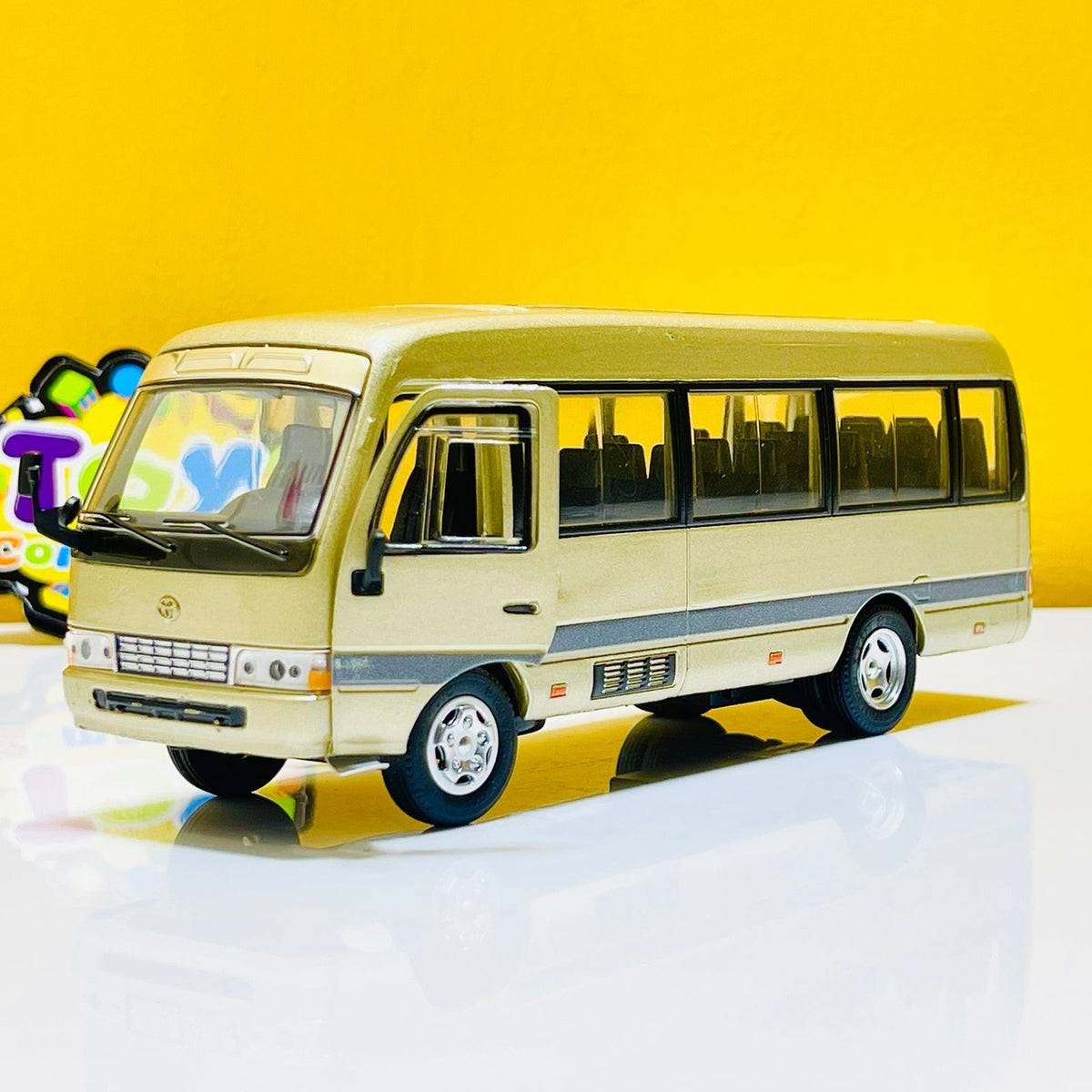 1:32 Diecast Toyota Coaster Bus