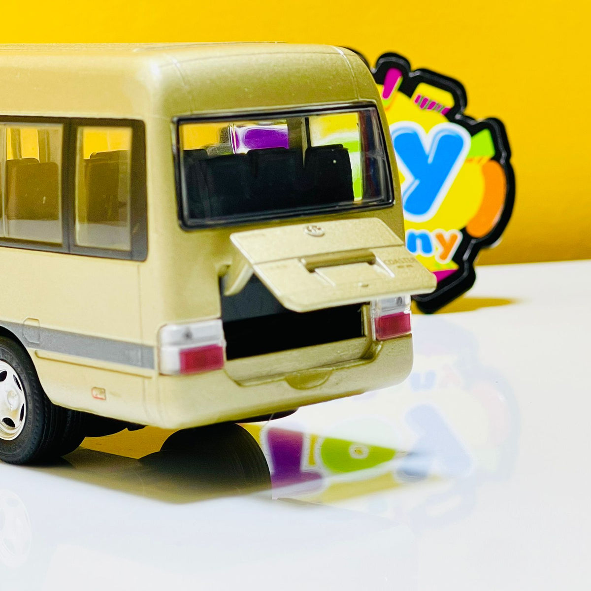 1:32 Diecast Toyota Coaster Bus