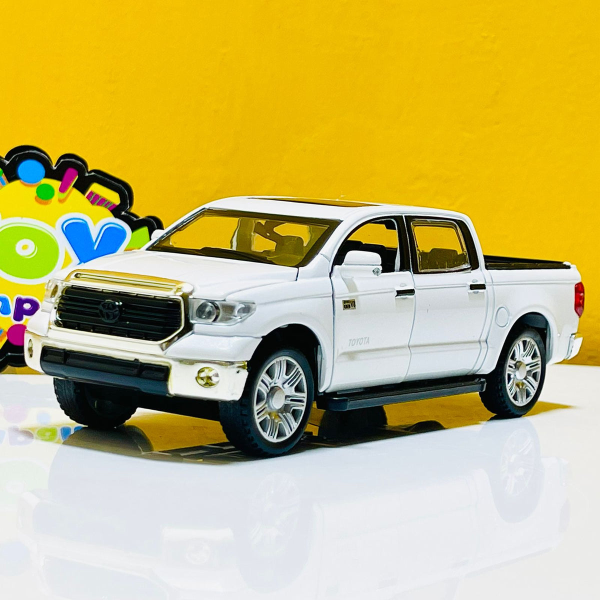 1:32 Diecast Toyota Tundra