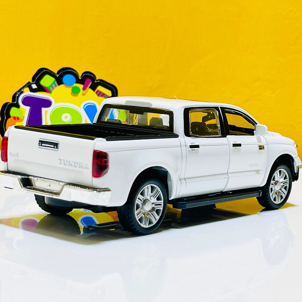 1:32 Diecast Toyota Tundra
